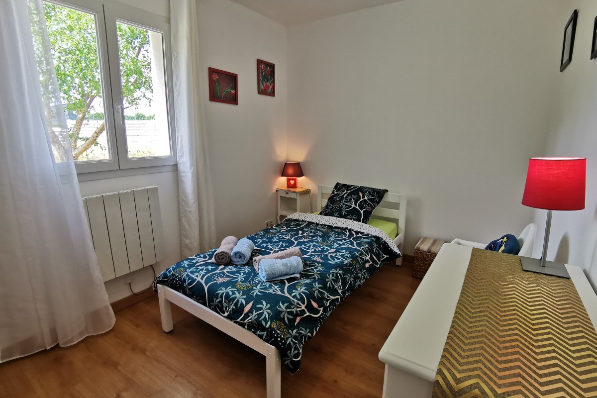 Chambre avec 1 lit 90