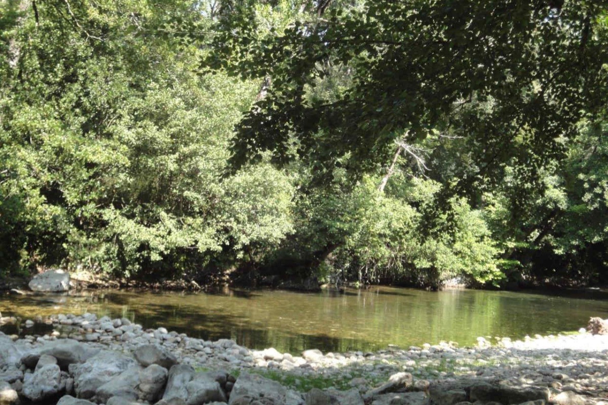 RIVIERE A 300M A PIED BAIGNADE RAFRAICHISSEMENT FARNIENTE