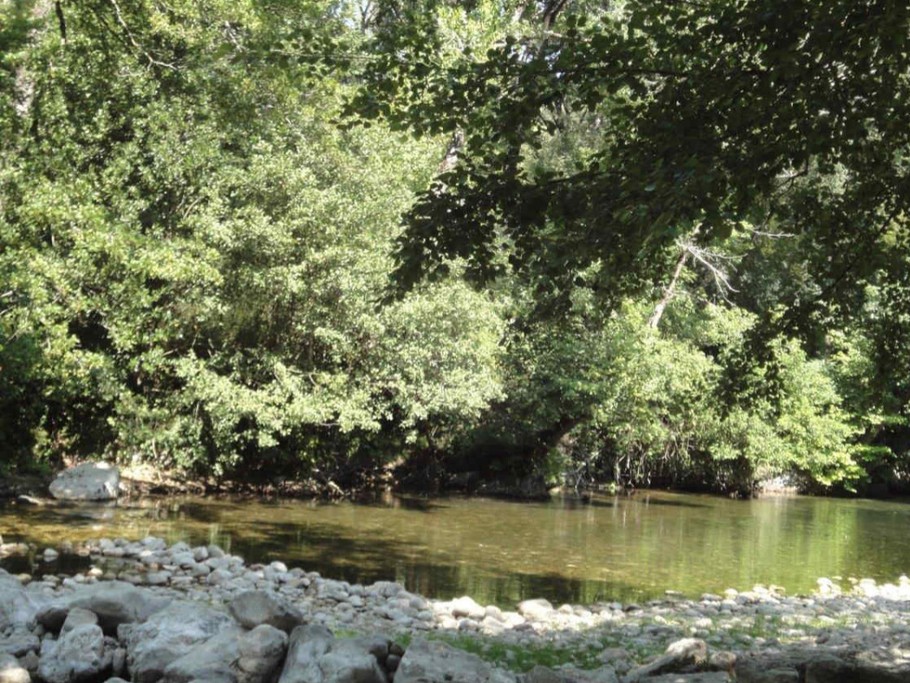 RIVIERE A 300M A PIED BAIGNADE RAFRAICHISSEMENT FARNIENTE