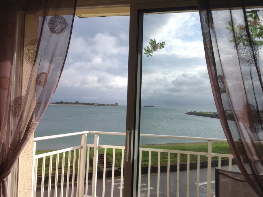 vue mer et Ile Tatihou à partir de la salle à manger
