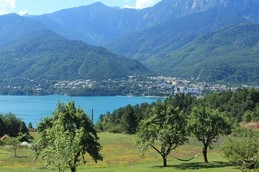 Ancienne ferme entièrement rénovée en matériaux naturels à Savines le Lac vue sur le lac (Hautes-Alpes) - très belle vue