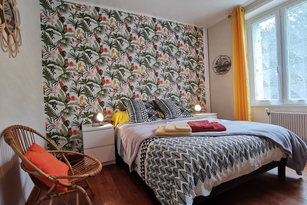 chambre 3 avec lit 140*190cm et placard penderie