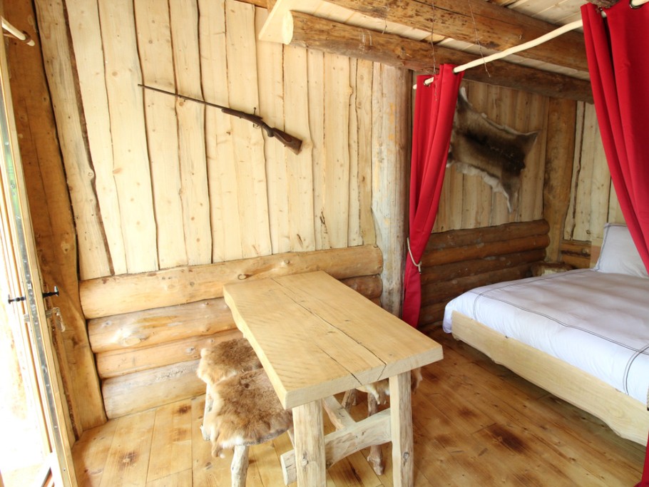 Fuste du Trappeur, Grand lit double - Les Cabanes du Lac de Pierre Percée