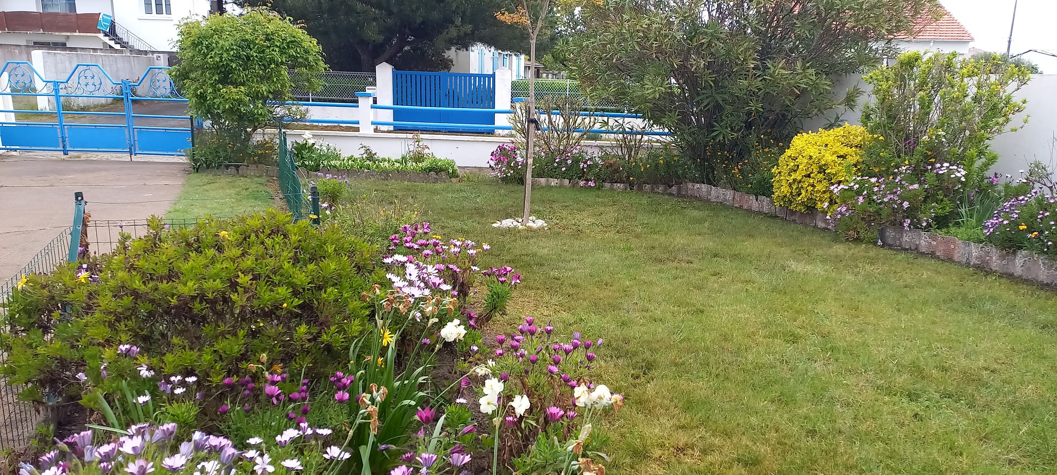 enclosed garden car park