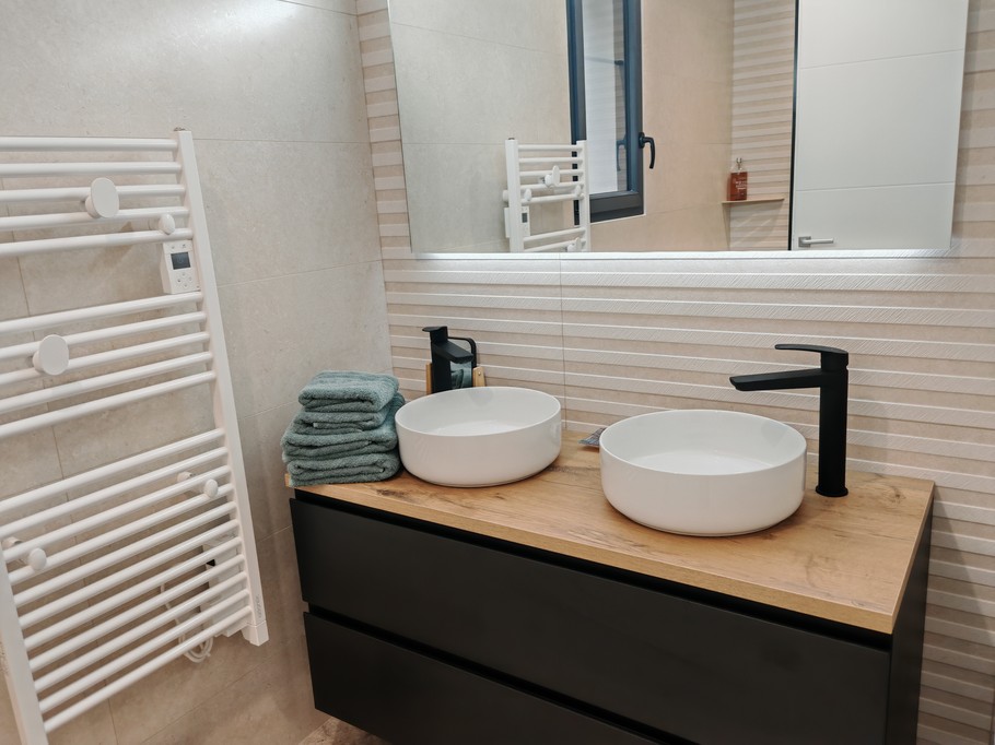 Shower room in the night area where the 3 bedrooms are located