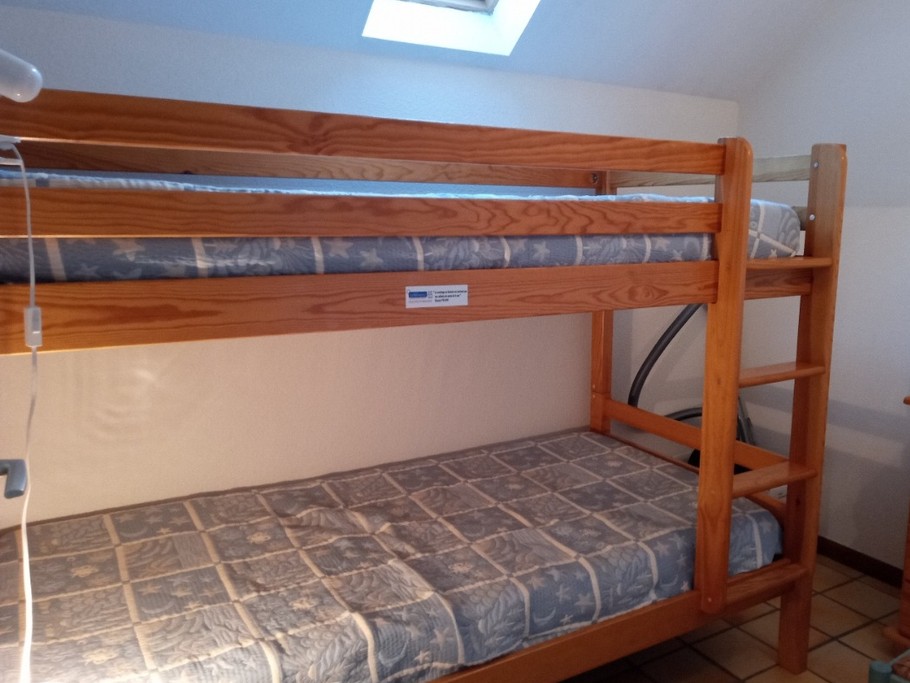 Espace nuit enfant avec vélux