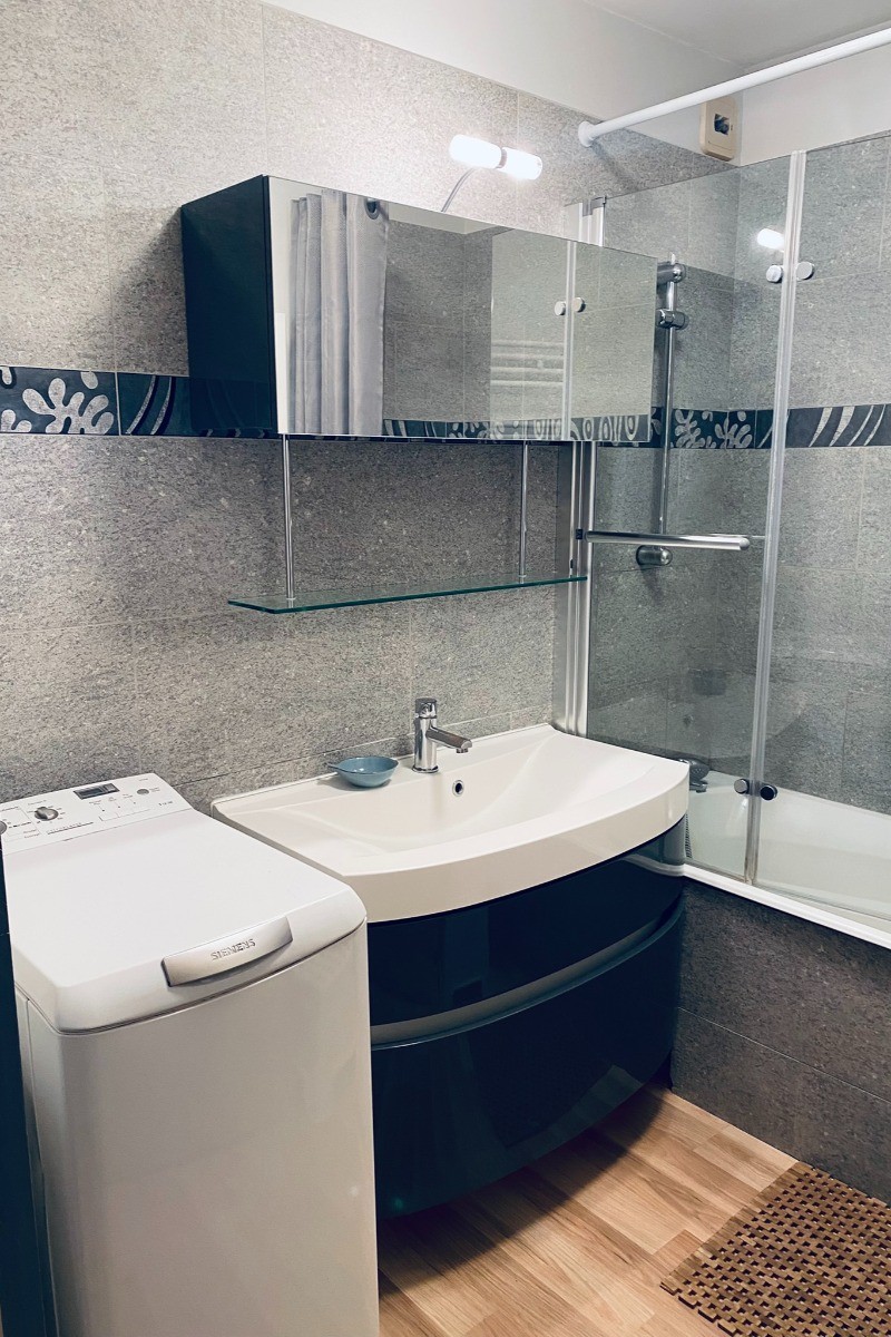 Salle de bain, machine à laver