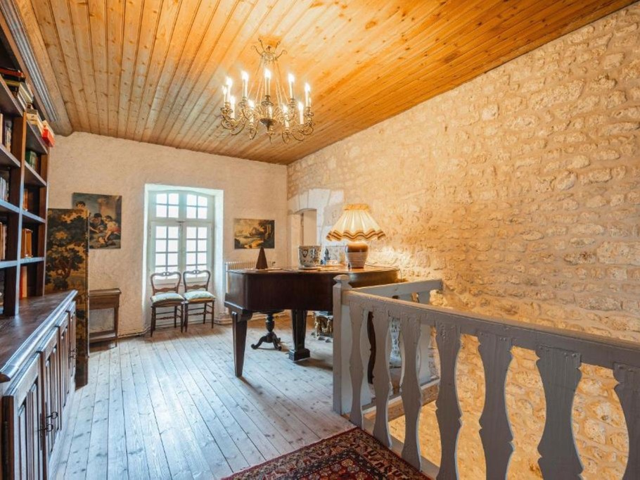 Au 1er étage, sur le palier