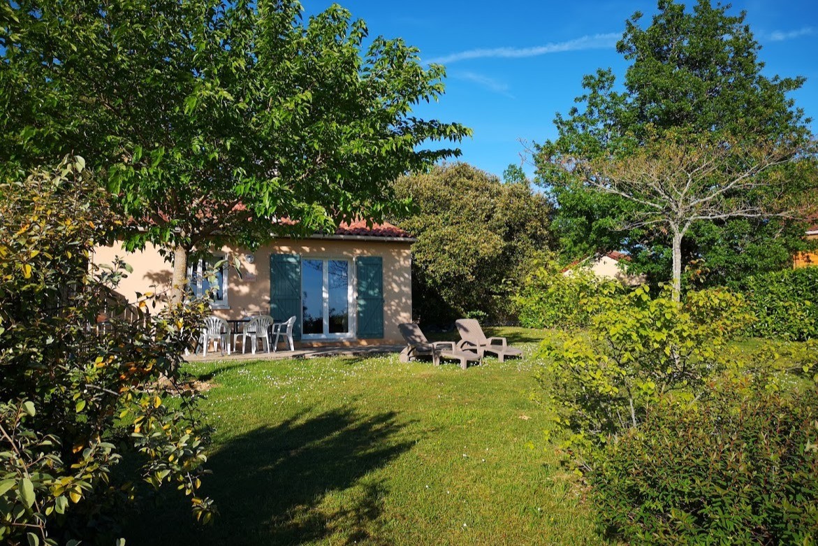 Jardin Village de Gîtes Les Collines d'Eyvigues 24580 Salignac Eyvigues Clévacances
