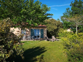 Jardin Village de Gîtes Les Collines d'Eyvigues 24580 Salignac Eyvigues Clévacances