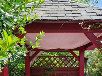 Lit balinais au jardin