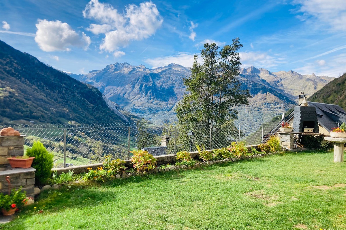 Vue sur le massif de l'Ardiden - Jardin