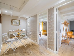 Chambre Côté Cour à gauche et Côté Jardin à droite