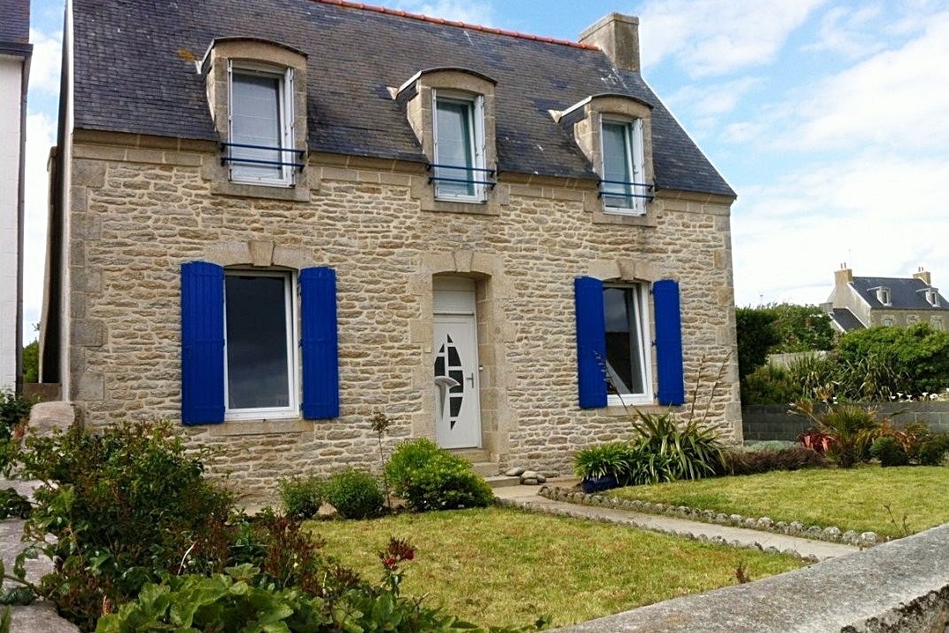 Maison avec jardin de 650 m² et parking clos
