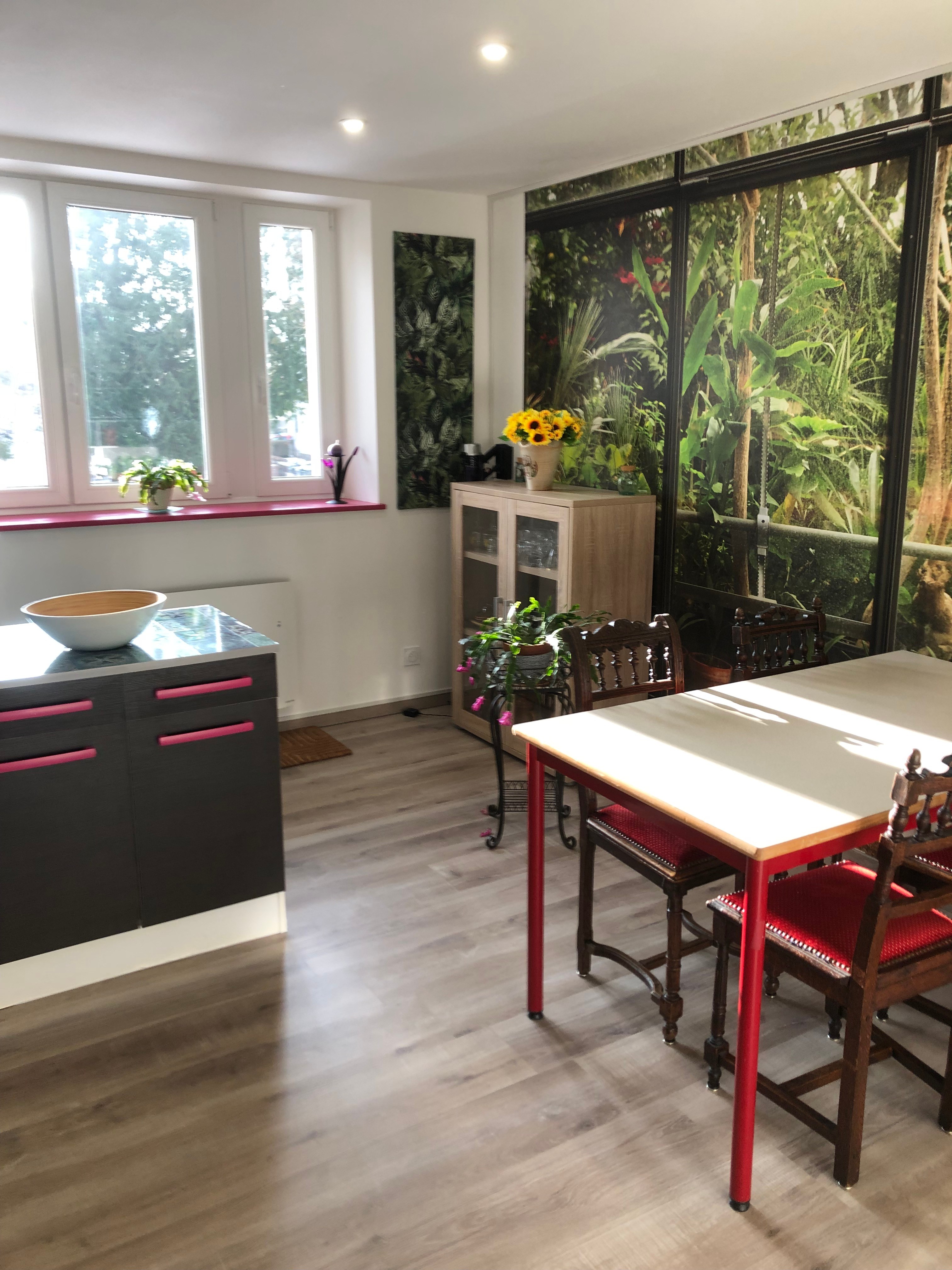 Spacious kitchen - flat