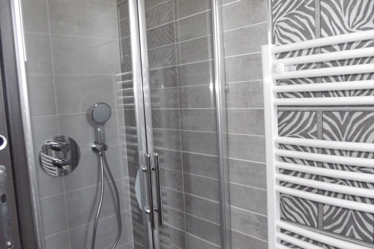 salle d'eau chambre rez-de-chaussée