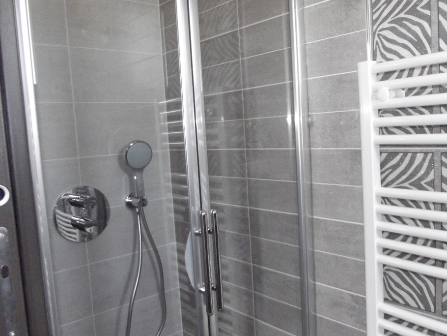 salle d'eau chambre rez-de-chaussée