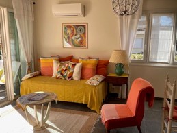 Pièce de vie lumineuse - Appartement T2, Le Clos de la Buge (Sanary sur Mer, Var)