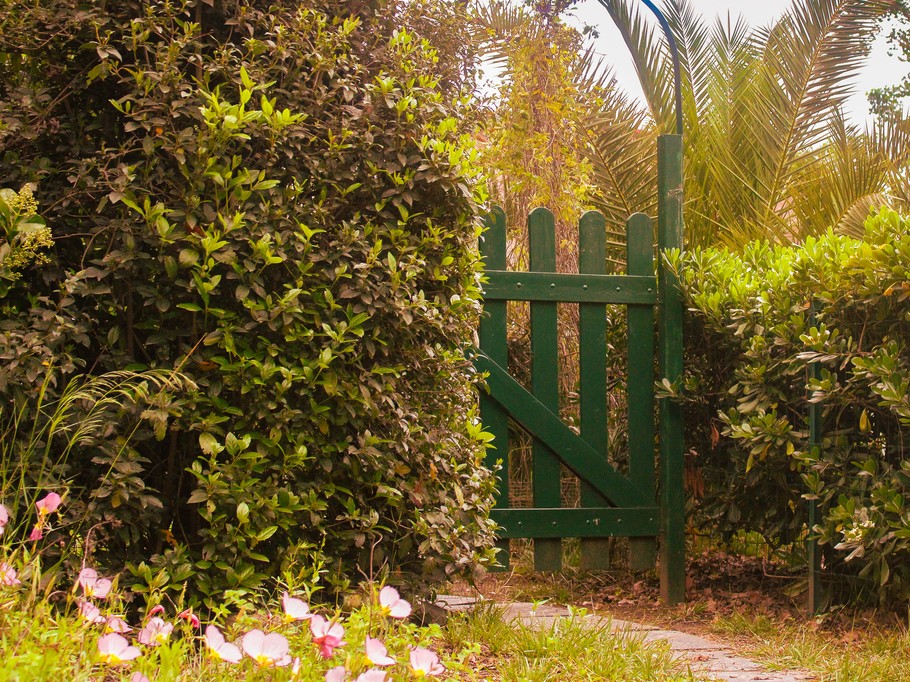 Accés privatif par un petit portillon