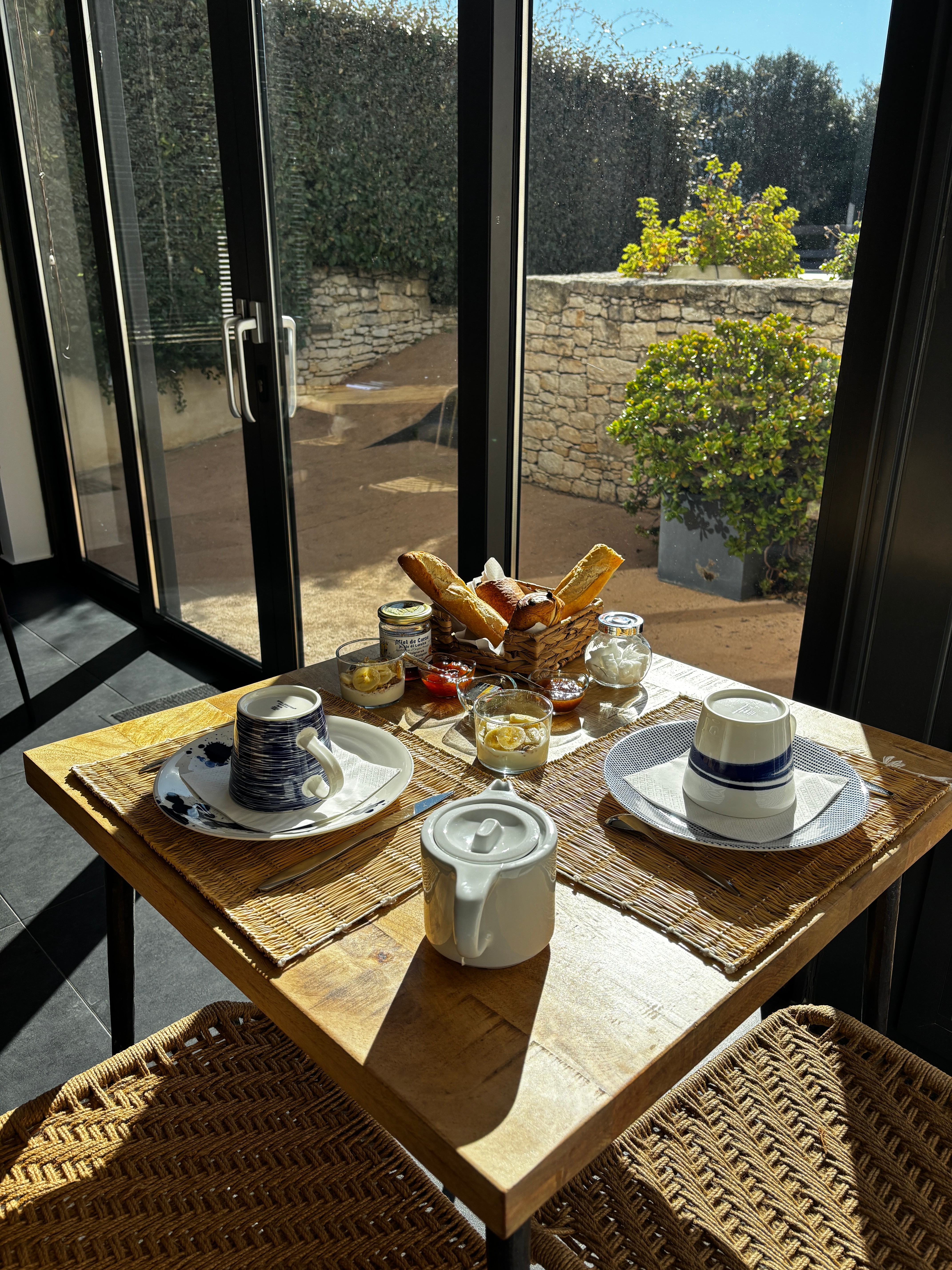 Table petit déjeuner