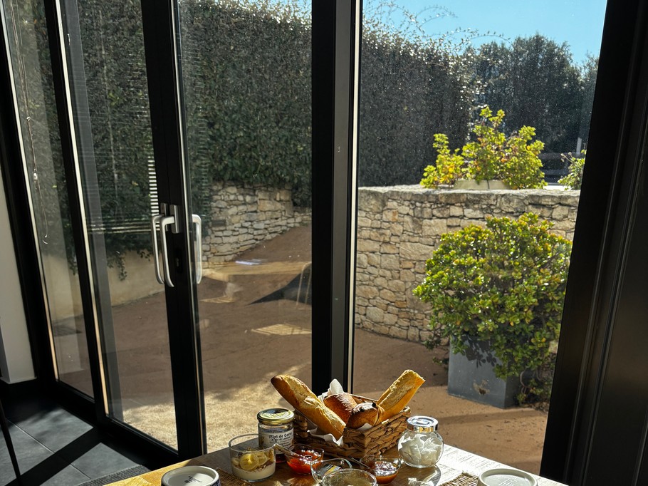 Table petit déjeuner