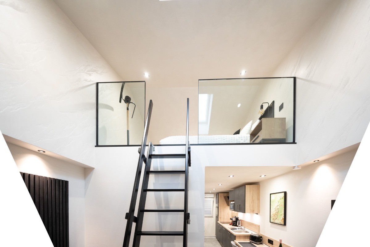 Mezzanine - Studios Belross Le Saphir