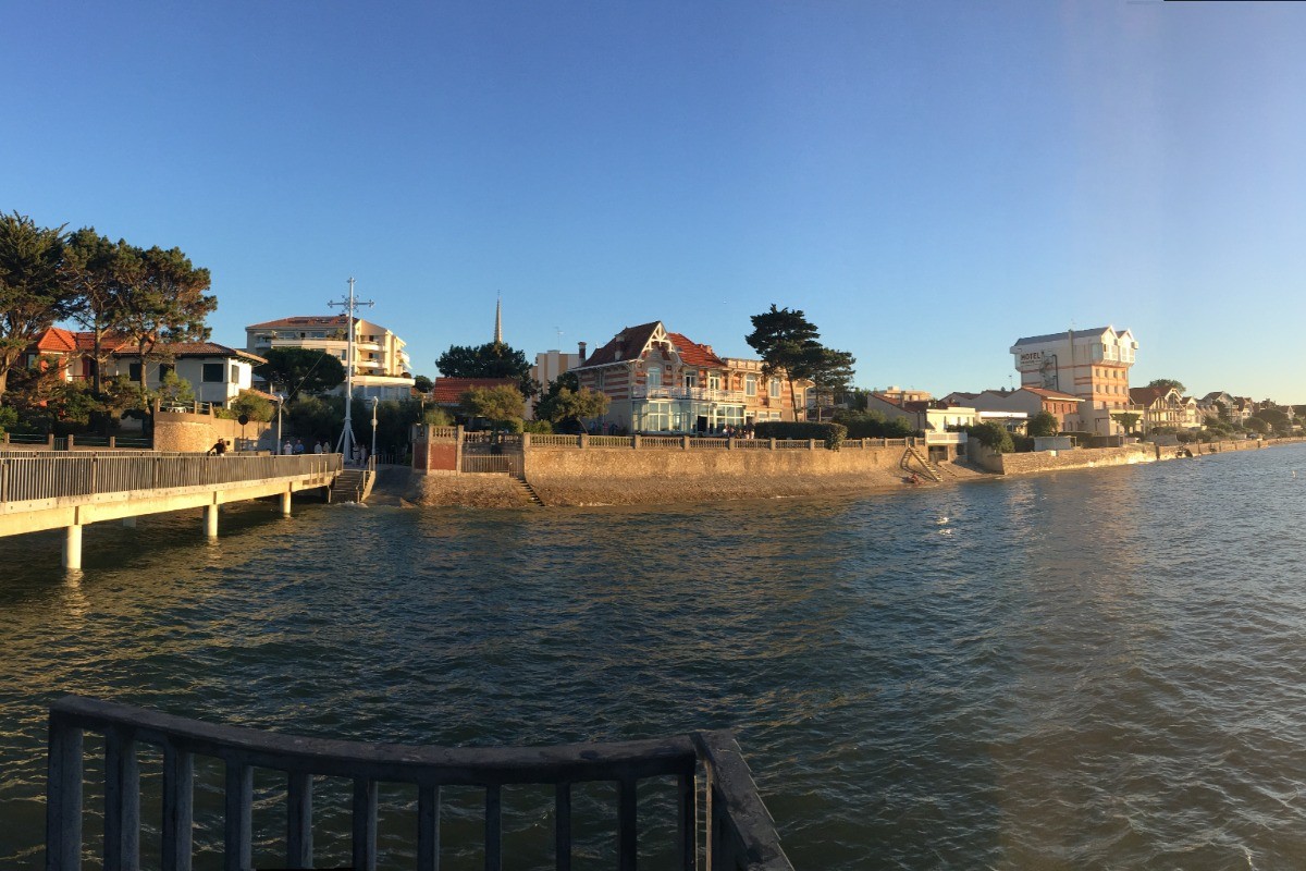 la plage en face de la maison