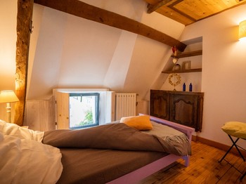 1 Couchage , rangement et  patère