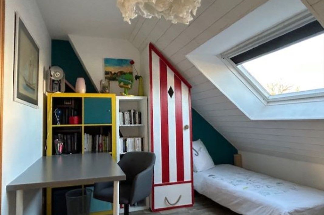 bureau avec lit d'appoint en 80