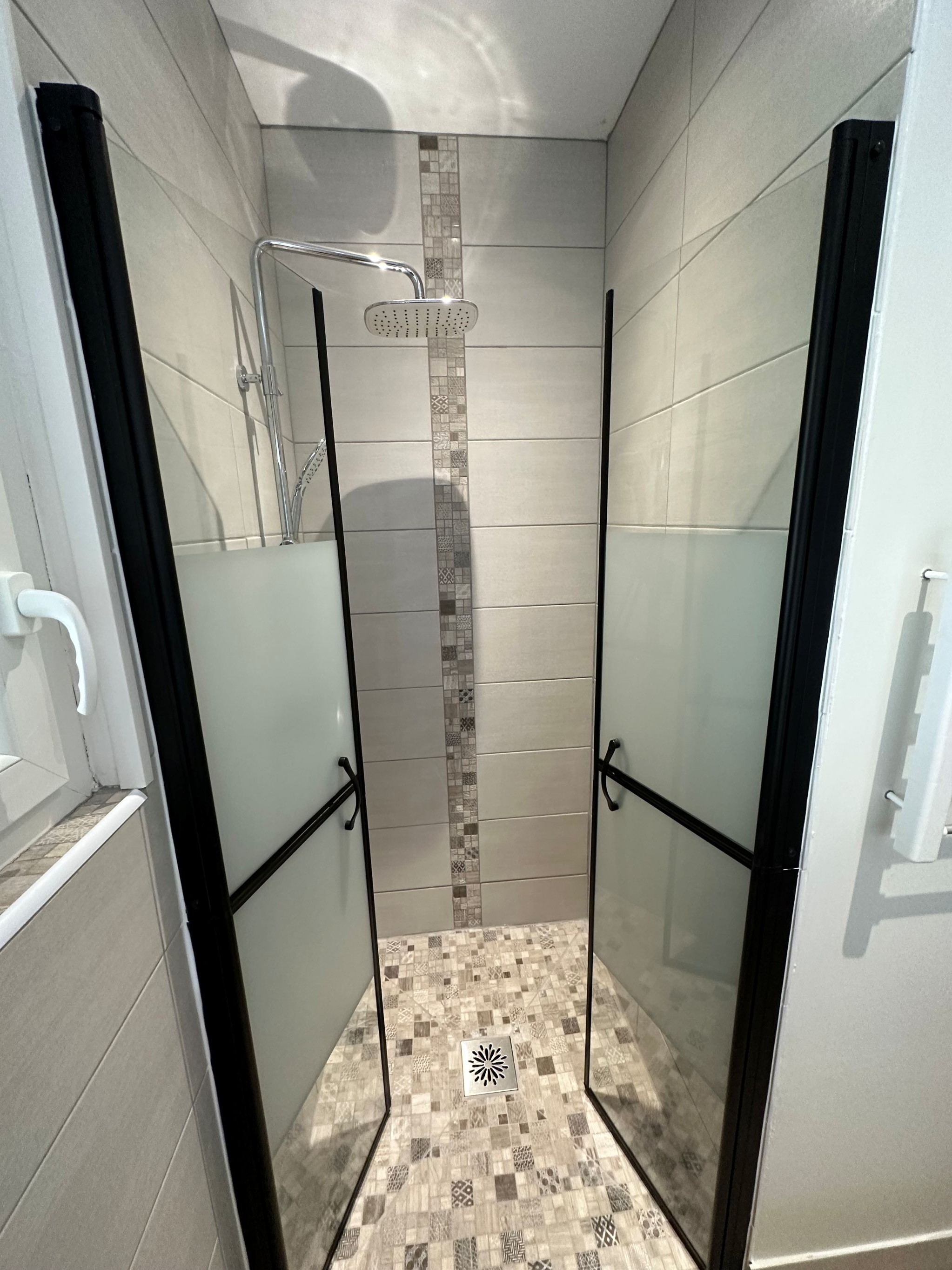 La douche de la salle d'eau