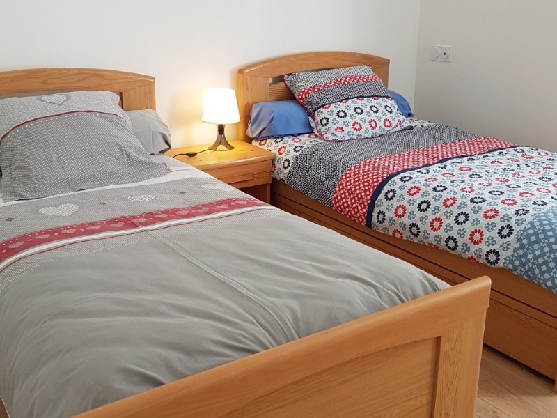 Room for 2 people (2 beds 90 x 200 cm)