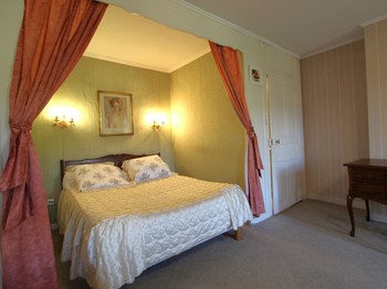 Maison d’Hôtes de Charme du XVIIIᵉ siècle, à Maizières