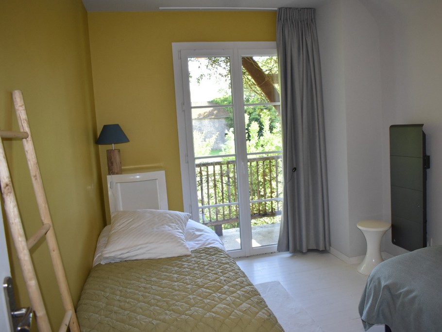 Chambre Soleil avec 2 lits 90