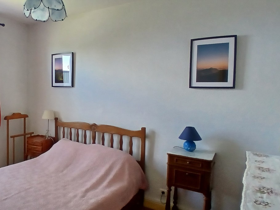 Gîte "Les Châtaigniers", Sarcenat, Orcines, Puy de Dôme, Auvergne - Chambre 1