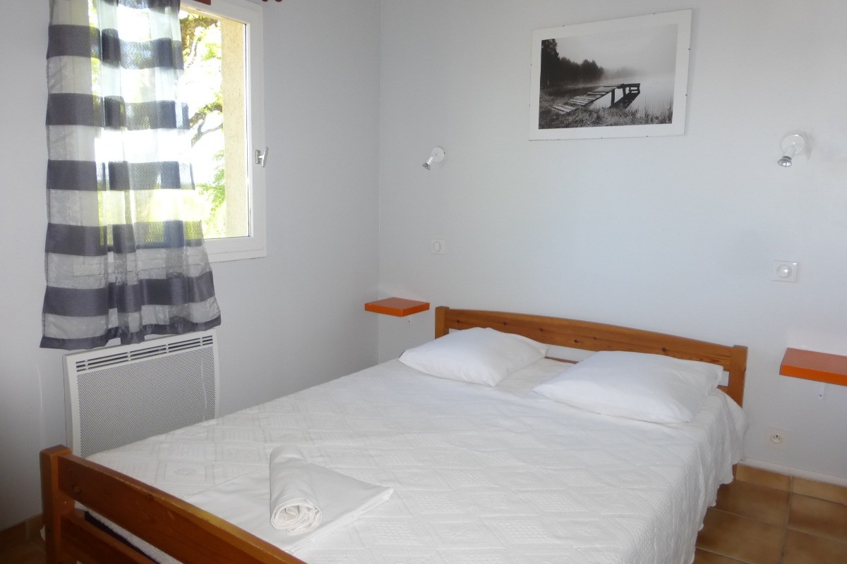 Chambre 2 personnes Village de Gîtes Les Collines d'Eyvigues 24580 Salignac Eyvigues Clévacances