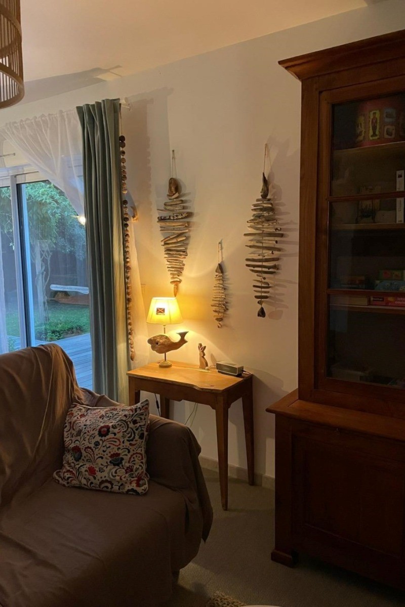 Maison de Jeannot Lapin à Vaux sur mer. Bibliotheque