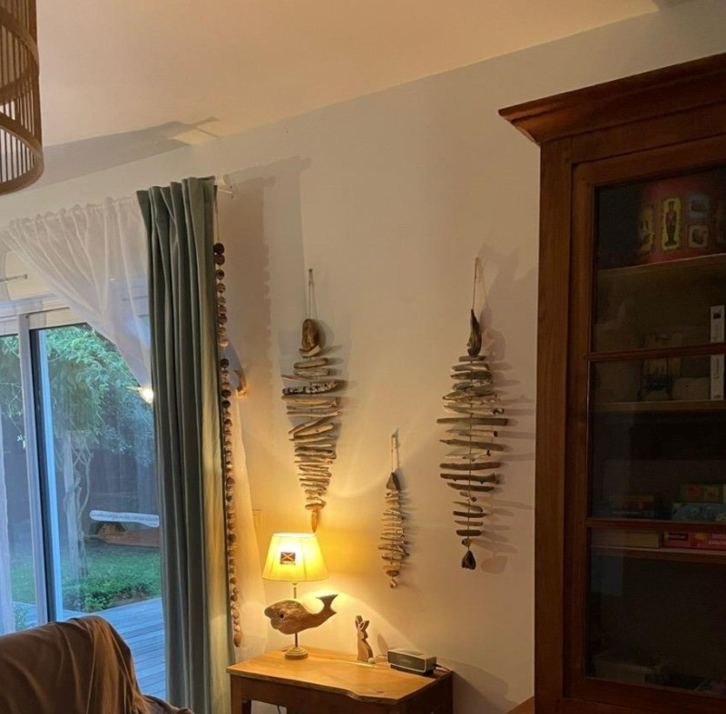 Maison de Jeannot Lapin à Vaux sur mer. Bibliotheque