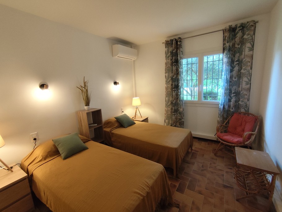 Chambre deux lits simples