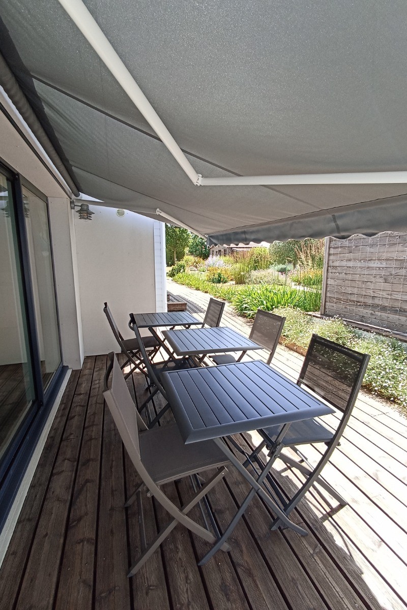 Terrasse commune aux hôtes