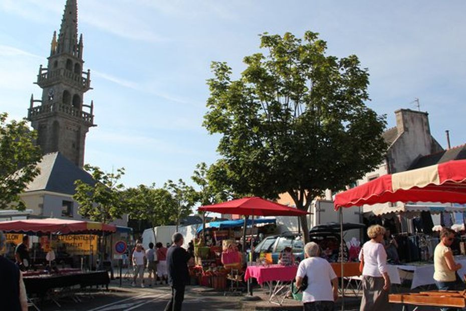 Grand marché hebdomadaire à Plouguerneau