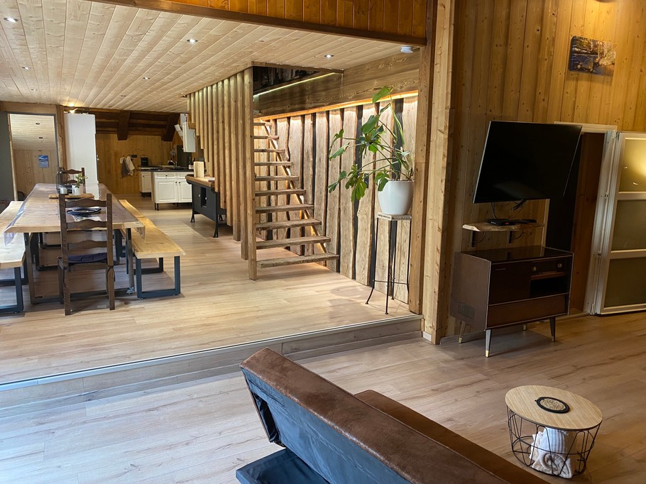 Gîte de groupe Fenil-Logis, ferme entièrement rénovée - Gîtes Digitale