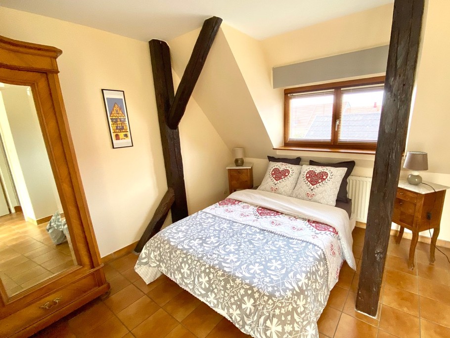 Chambre à l'étage, très lumineuse
