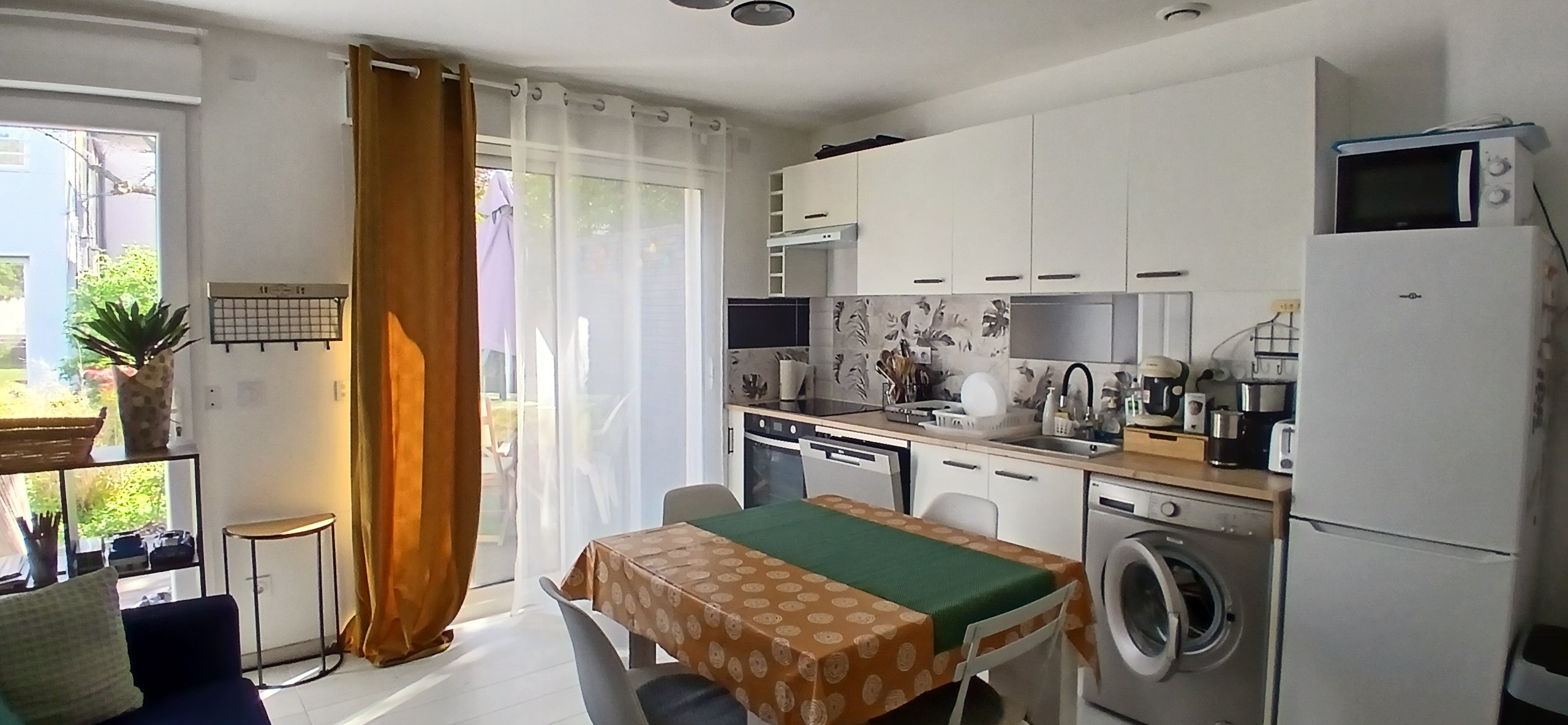 Le Studio M à Clermont-Ferrand : La pièce de vie avec cuisine