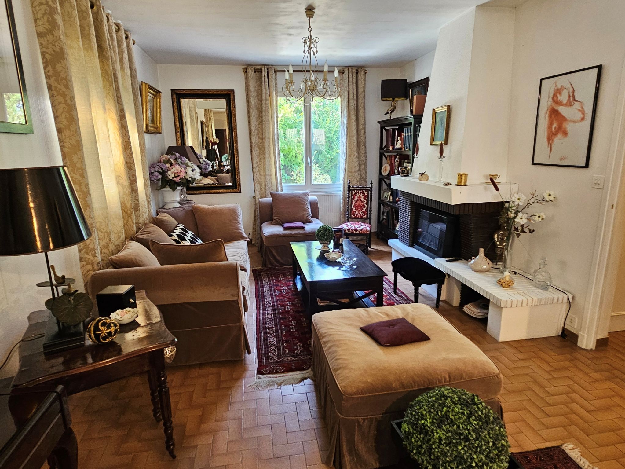 Salon pour se reposer ou lire à disposition