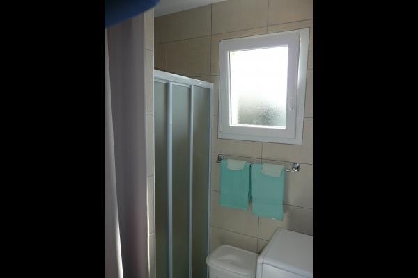 Salle d'eau RDC , douche