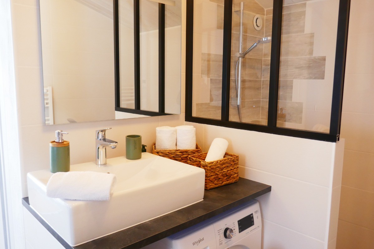 Salle d'eau attenante