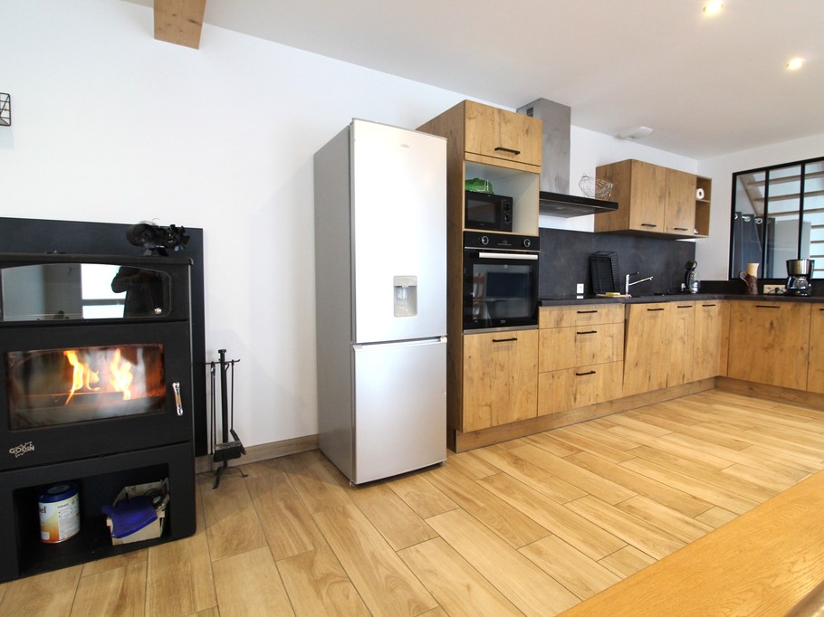 Cuisine ouverte sur le salon séjour - Chez Gigi et Malou Gîte Jonquille