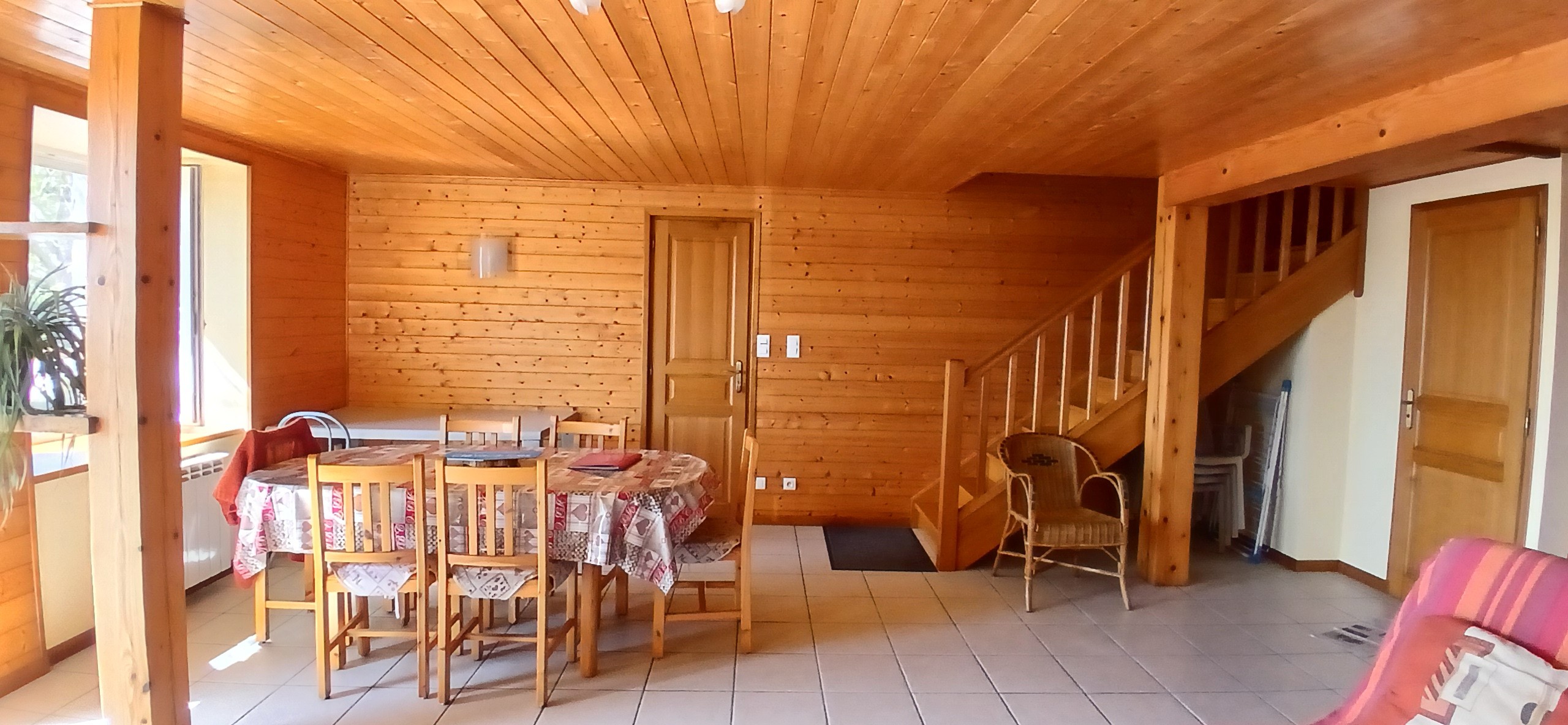 Gîte "Les Terrasses" (Livradois Forez) - Pièce de vie (salle à manger)