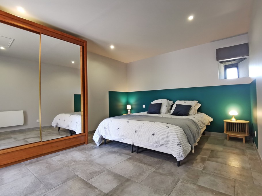 Ground floor: Bedroom 1 with 160 x 200cm bed