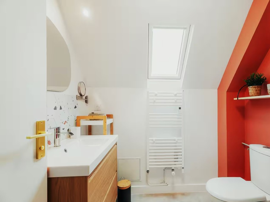 Salle d'eau avec douche grande dimension au 2nd étage